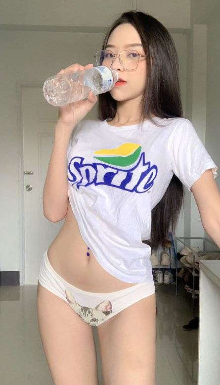 สาวไทยโอลี่แฟนถ่ายรูปเห็นนมใหญ่ 1