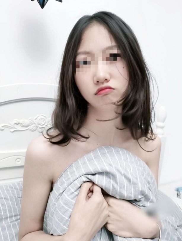 วัยรุ่นผมสั้นแหวกรูหีบาน 1 รูปหีสาวสวย