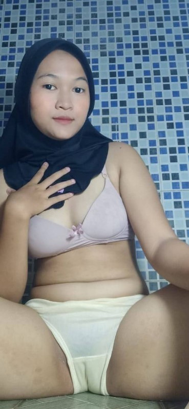 สาวใต้แอบโชว์หีให้ดู 1 รูปโป๊สาวสวย